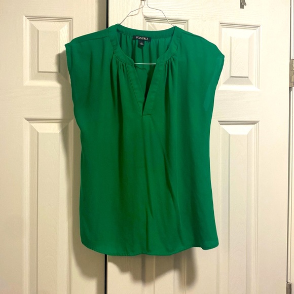 Roz & Ali Tops - Roz & Ali Green V Neck Short Sleeve Blouse